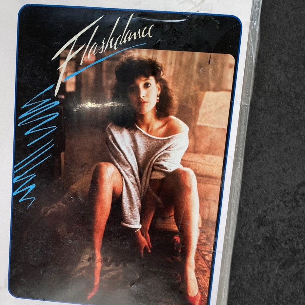 New in package . 
Blockbuster 400 pc puzzle FLASHDANCE